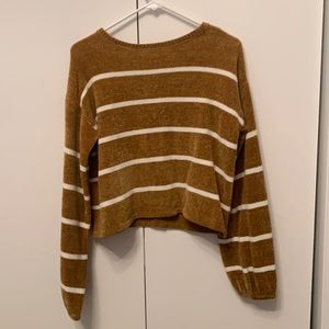 Small mustard yellow and white Impressions sweater
